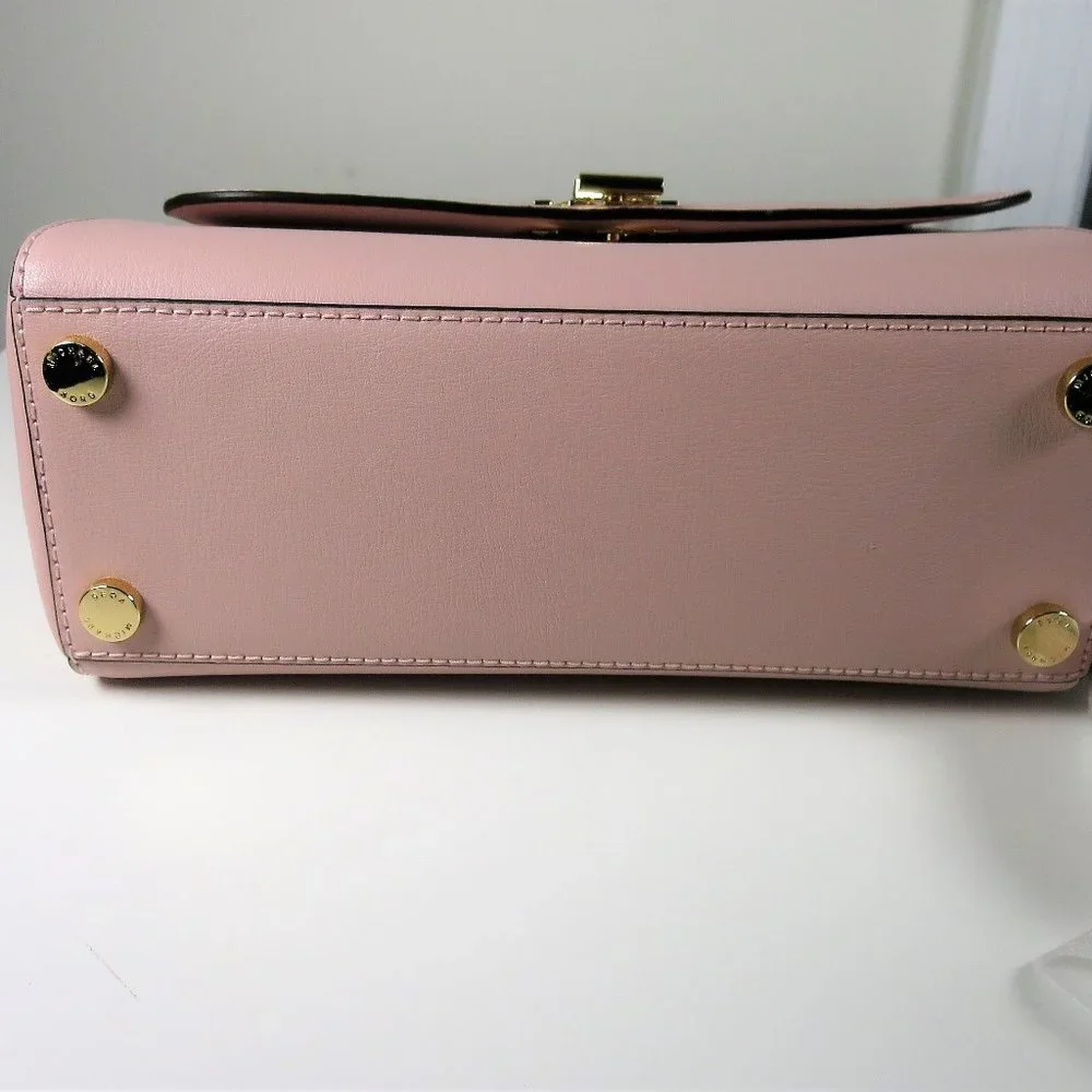 Michael Kors disclaimer color